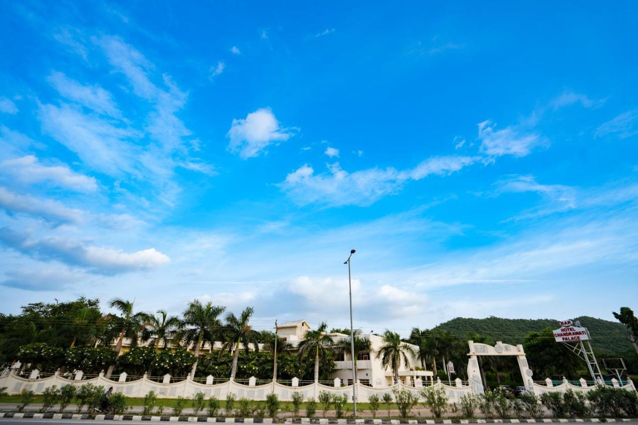 Hotel Chandrawati Palace Abu Road Exterior photo