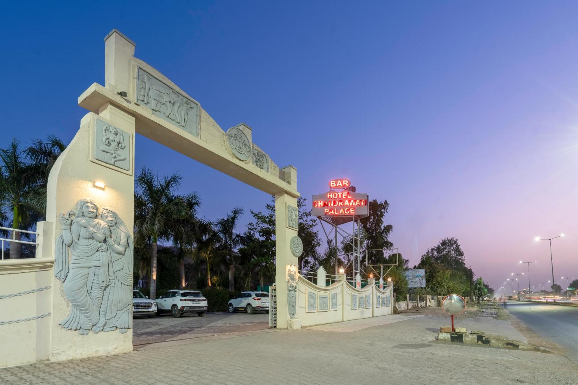 Hotel Chandrawati Palace Abu Road Exterior photo