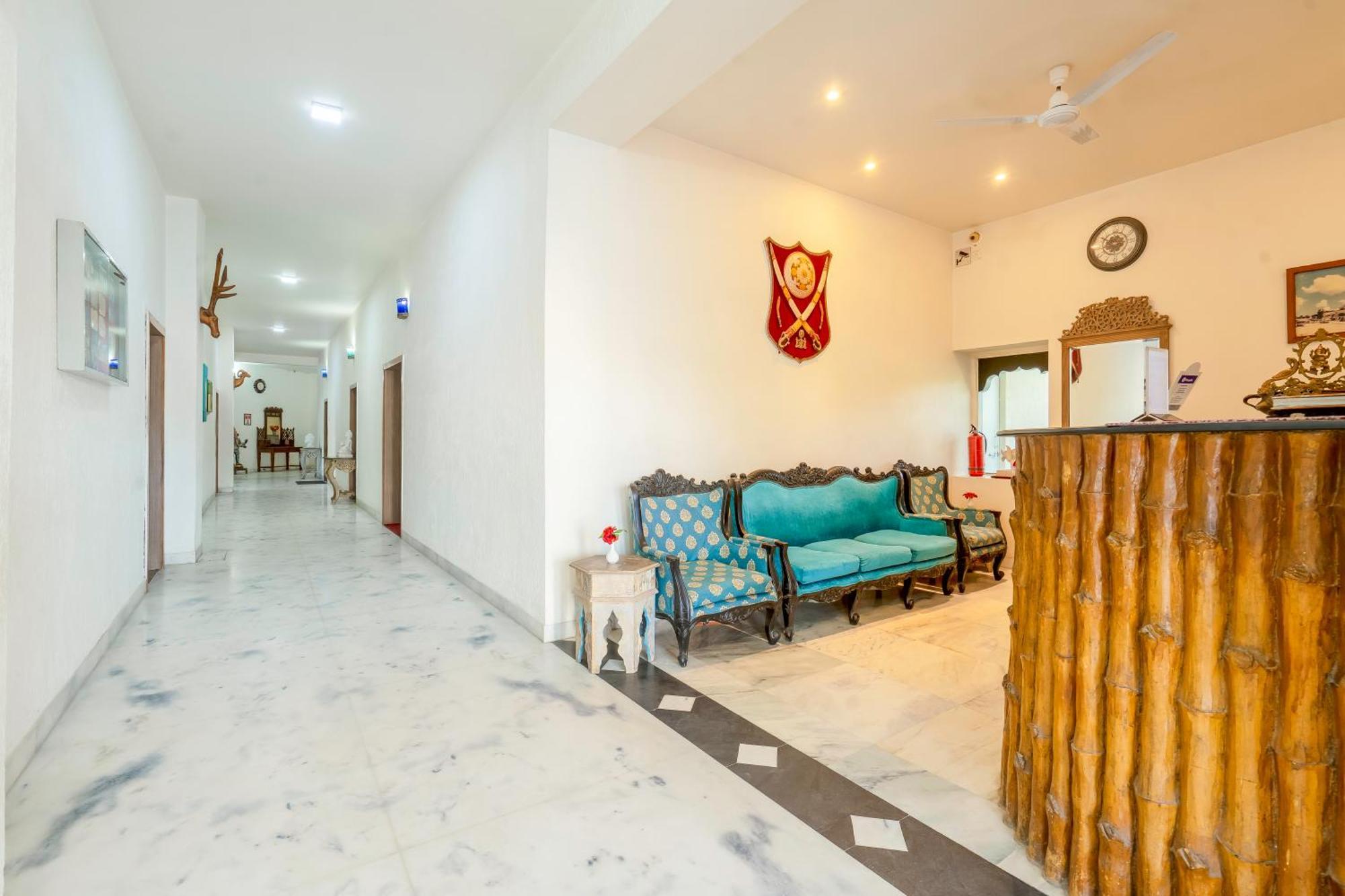 Hotel Chandrawati Palace Abu Road Exterior photo