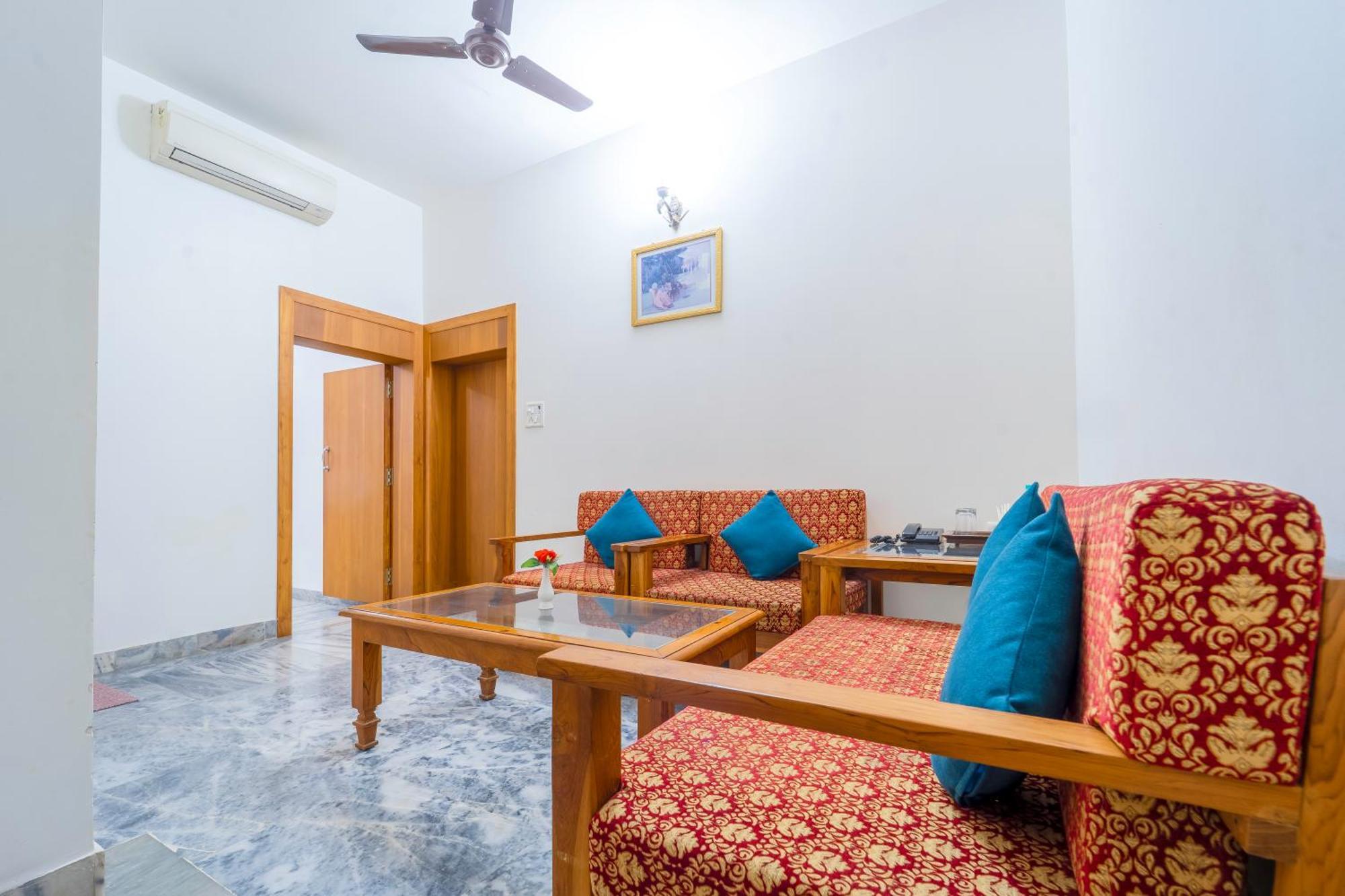 Hotel Chandrawati Palace Abu Road Exterior photo