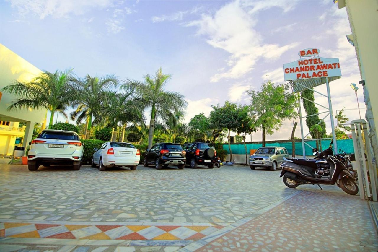Hotel Chandrawati Palace Abu Road Exterior photo